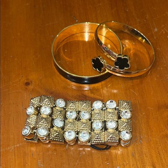 Gold and Black Jewelry Bracelet Set - Picture 1 of 3
